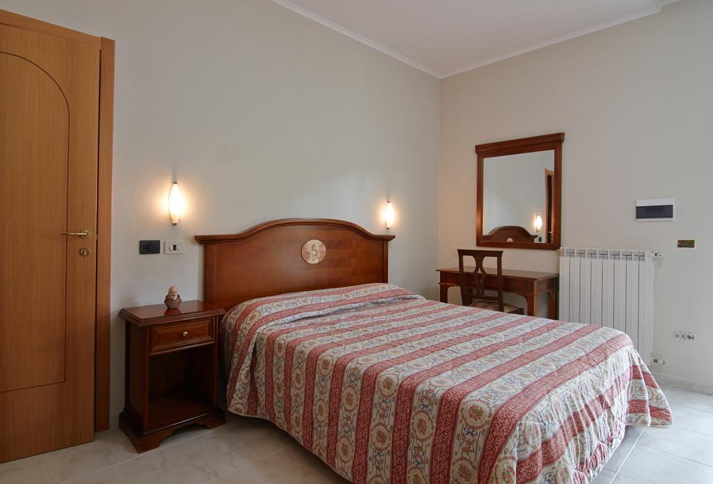 Albergo Villa Bianca San Giovanni Rotondo Szoba fotó