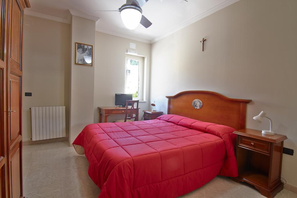 Albergo Villa Bianca San Giovanni Rotondo Szoba fotó